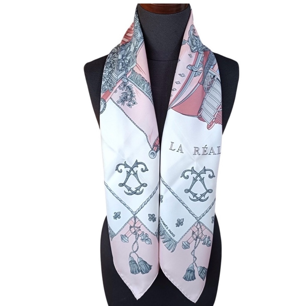 HERMES Vintage Carre 90 Silk Pink “Vue du Carrosse de la Galere la Reale Scarf - Picture 12 of 13